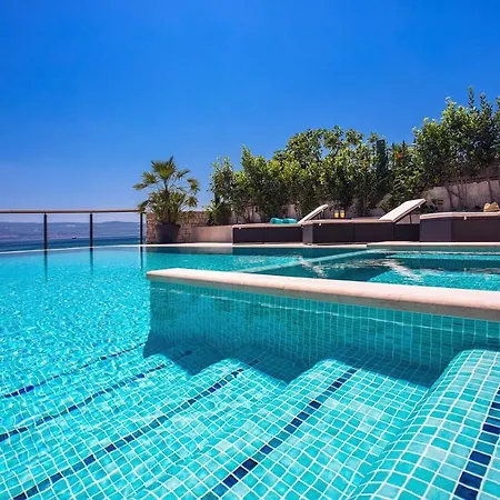 Beachfront Draga With 32sqm Private, Heated Pool, 4 Bedrooms, Sea View *