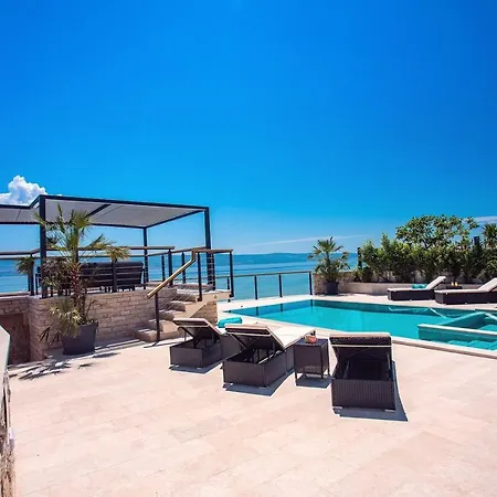 Beachfront Draga With 32sqm Private, Heated Pool, 4 Bedrooms, Sea View