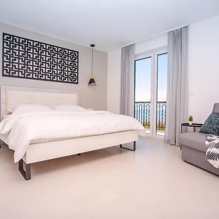 Beachfront Draga With 32sqm Private, Heated Pool, 4 Bedrooms, Sea View