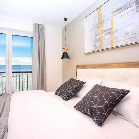 Beachfront Draga With 32sqm Private, Heated Pool, 4 Bedrooms, Sea View *
