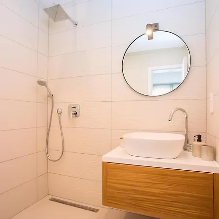 ヴィラ Beachfront Draga With 32sqm Private, Heated Pool, 4 Bedrooms, Sea View *