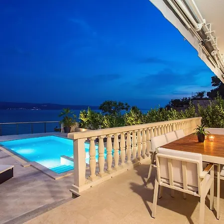 Beachfront Draga With 32sqm Private, Heated Pool, 4 Bedrooms, Sea View