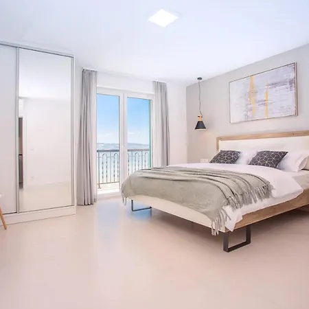 ヴィラ Beachfront Draga With 32sqm Private, Heated Pool, 4 Bedrooms, Sea View *